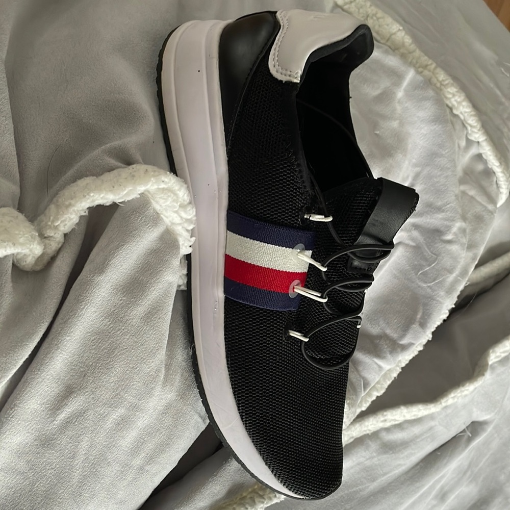 Tommy hilfger. Size 7. Only worn once